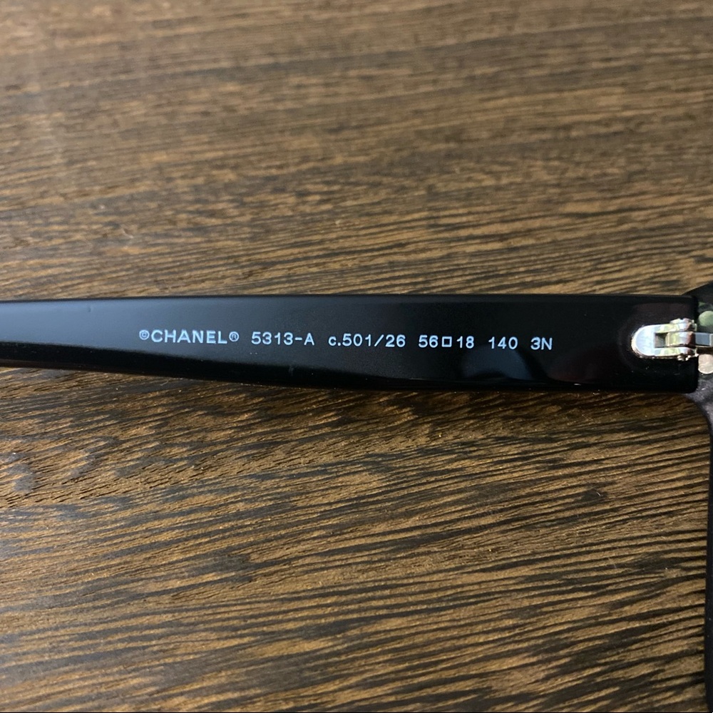 Chanel Sunglasses (authentic) with black CC logo - Picture 4 of 7
